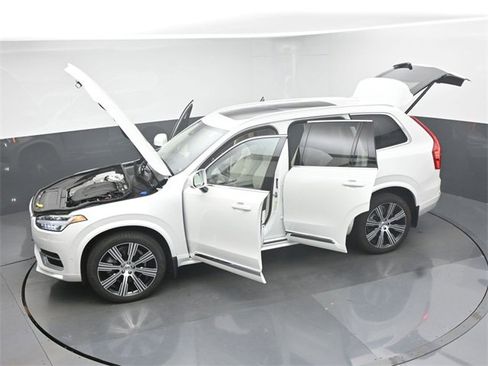 Used 2024 Volvo XC90 B5 Plus w/ Protection Package Premier image 52