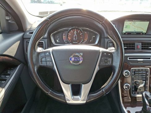 Used 2016 Volvo XC70 T5 Platinum w/ Climate Package image 22