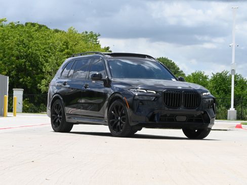 Used 2026 BMW X7 xDrive40i w/ M Sport Package AWD/4WD image 2
