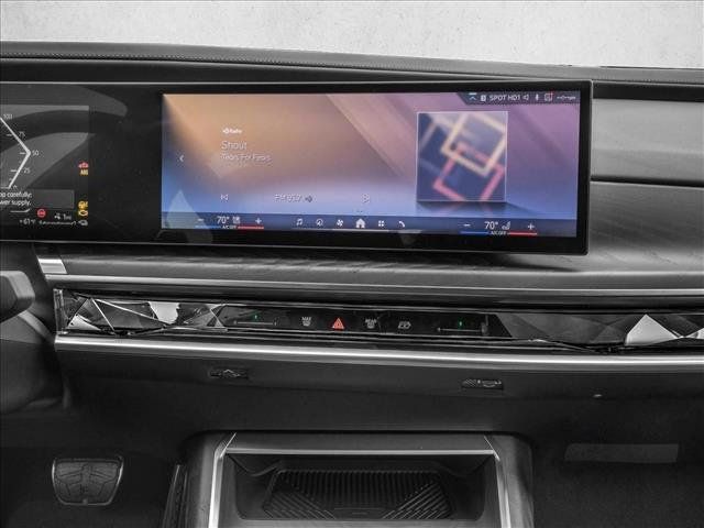New 2026 BMW 750e xDrive AWD/4WD image 7