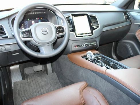 Used 2024 Volvo XC90 B6 Ultimate w/ Protection Package Premier image 5