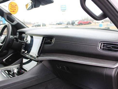 Used 2024 Jeep Wagoneer Series II image 32