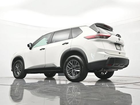 Used 2024 Nissan Rogue S FWD image 43