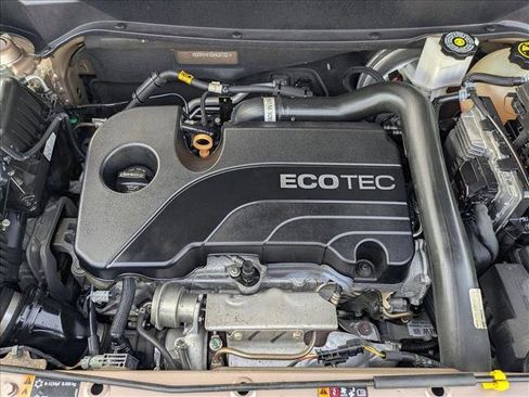 Used 2019 Chevrolet Equinox LS w/ LS Convenience Package image 21