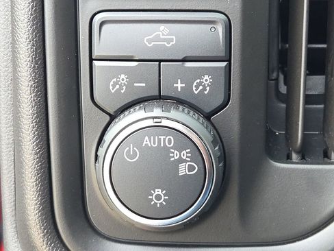 Used 2025 Chevrolet Silverado 1500 Custom Trail Boss w/ LPO, Dark Essentials Package AWD/4WD image 26