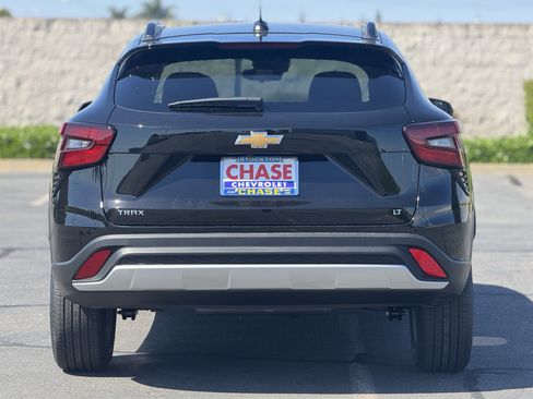 New 2026 Chevrolet Trax LT FWD image 6