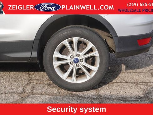 Used 2019 Ford Escape SE image 9