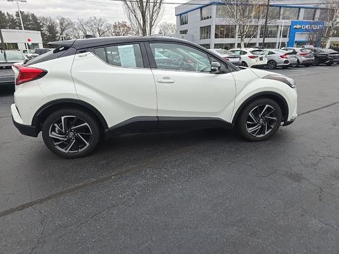 Certified 2021 Toyota C-HR Limited image 9