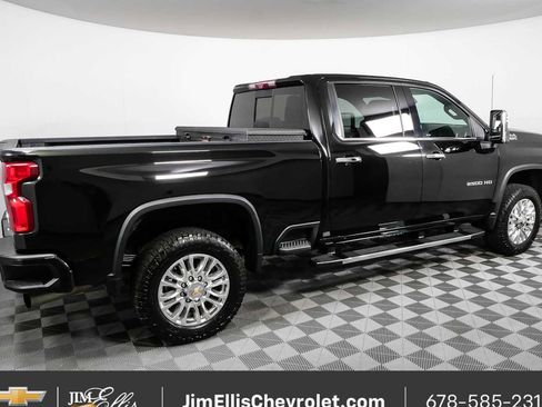 Used 2022 Chevrolet Silverado 2500 High Country w/ Z71 Off-Road Package AWD/4WD image 2