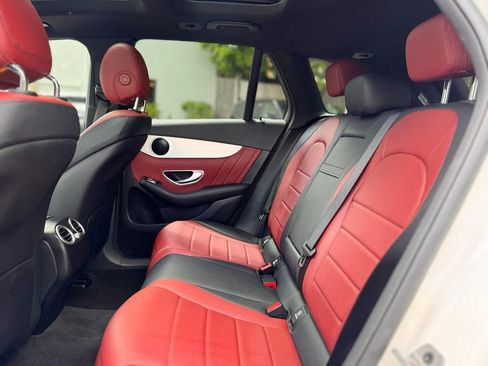 Used 2022 Mercedes-Benz GLC 300 4MATIC image 23