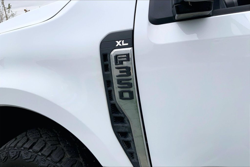 Used 2025 Ford F350 XL w/ XL Off-Road Package AWD/4WD image 4