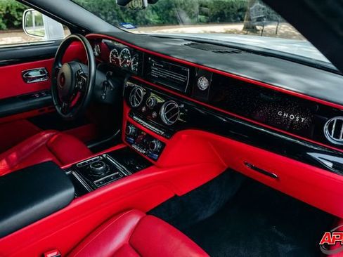 Used 2022 Rolls-Royce Ghost w/ Ghost Package image 19