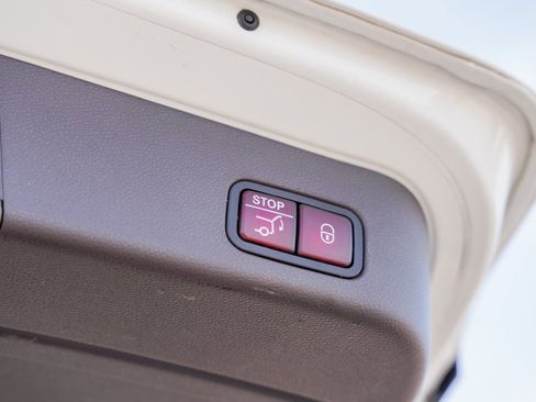 Used 2016 Mercedes-Benz GLE 300d 4MATIC image 34