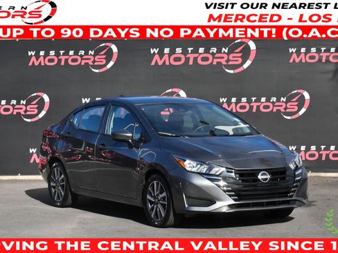 Used 2023 Nissan Versa SV image 1