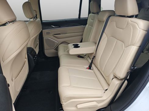 Used 2022 Jeep Grand Cherokee L Limited w/ Luxury Tech Group II AWD/4WD image 36