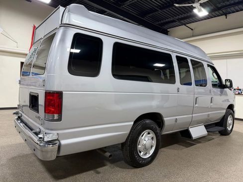 Used 2014 Ford E-250 and Econoline 250 Extended w/ Power Group image 17