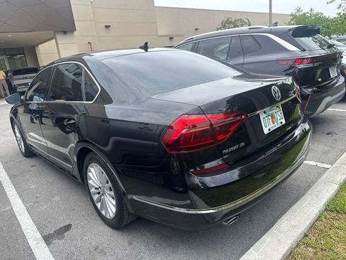 Used 2017 Volkswagen Passat 1.8T SE FWD image 7