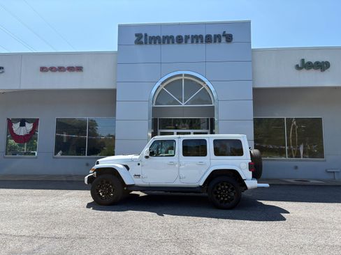 Certified 2022 Jeep Wrangler Unlimited Sahara AWD/4WD image 1