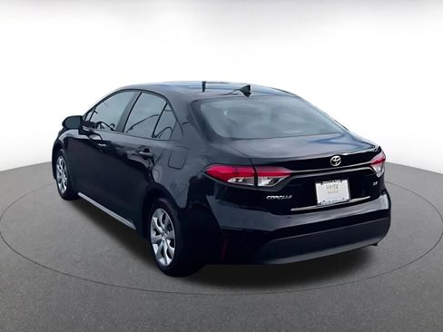 Used 2025 Toyota Corolla LE image 10
