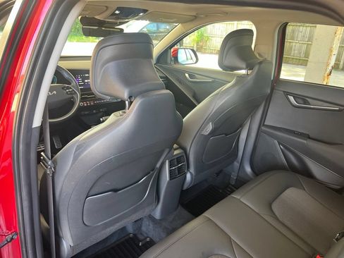 Certified 2023 Kia Niro EX Touring FWD image 9