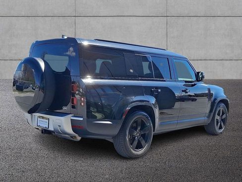 Certified 2023 Land Rover Defender 130 SE AWD/4WD image 4