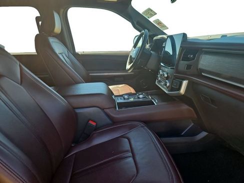 Used 2024 Ford Expedition Limited image 15