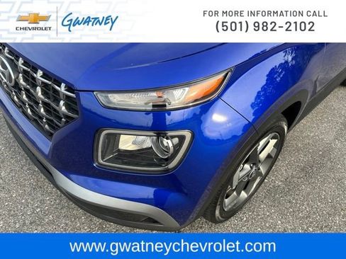 Used 2025 Hyundai Venue SEL FWD image 14