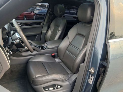 Used 2019 Porsche Cayenne image 12