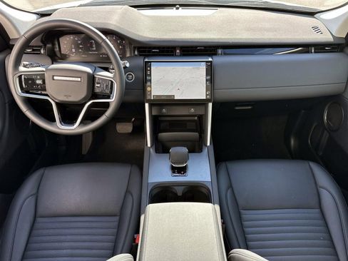 Used 2025 Land Rover Discovery Sport S image 20