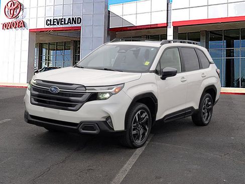 Used 2025 Subaru Forester Limited image 4