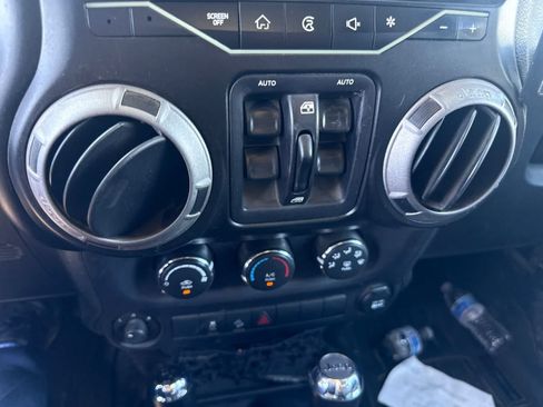 Used 2015 Jeep Wrangler Unlimited Sport w/ Quick Order Package 24S AWD/4WD image 25