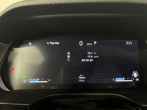 New 2025 Jeep Grand Cherokee Laredo image 17