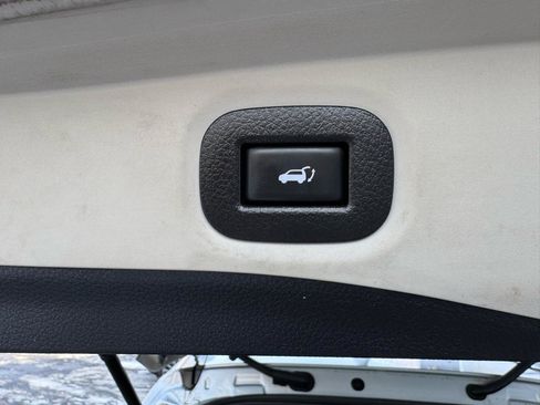 Used 2019 Nissan Rogue SV image 13