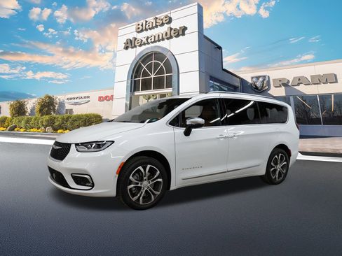 Certified 2026 Chrysler Pacifica Pinnacle image 14