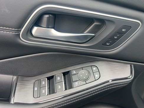 New 2026 Nissan Rogue Platinum image 24