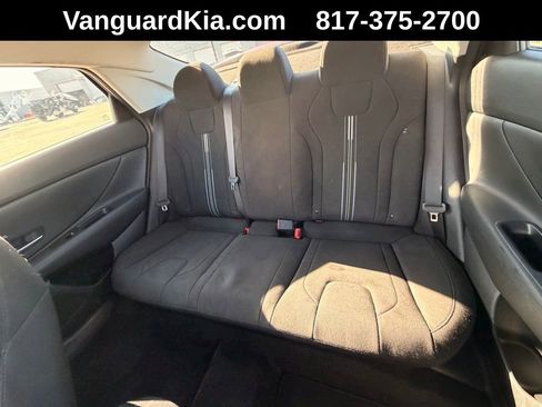 Used 2022 Hyundai Elantra SEL image 23