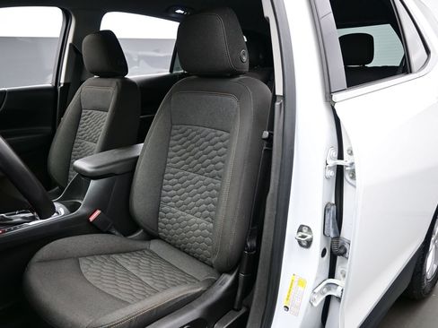 Used 2019 Chevrolet Equinox LT FWD image 12