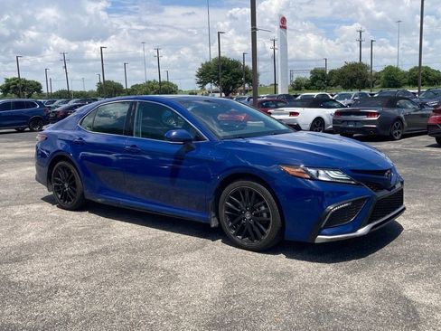 Used 2024 Toyota Camry XSE FWD image 3