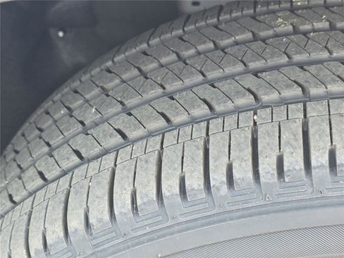 New 2025 Jeep Grand Cherokee L Altitude image 40