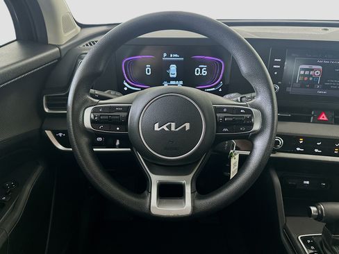 Used 2025 Kia Sportage LX FWD image 17