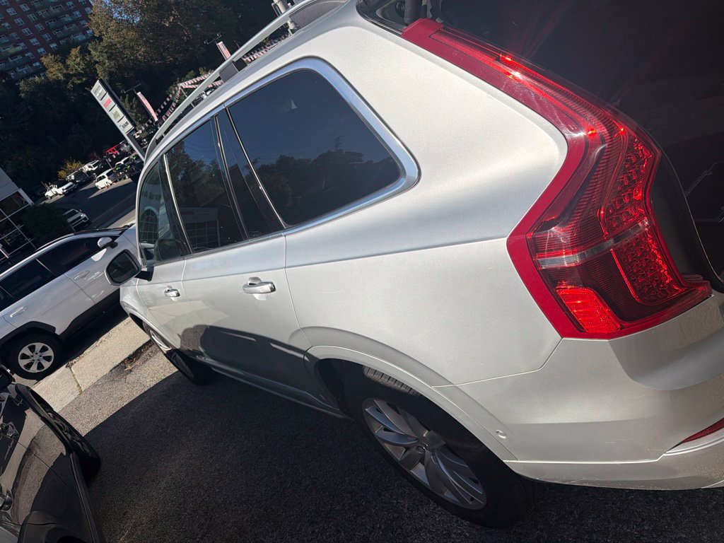 Used 2018 Volvo XC90 T5 Momentum w/ Convenience Package AWD/4WD image 14