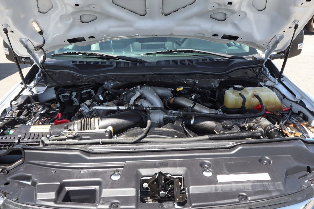 Used 2020 Ford F550 Luxury RWD image 13