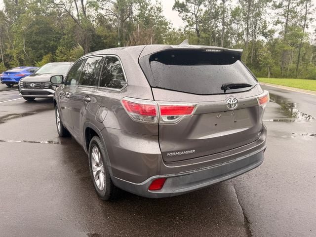 Used 2016 Toyota Highlander Plus FWD image 18