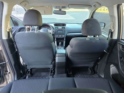 Used 2014 Subaru Forester 2.5i AWD/4WD image 11