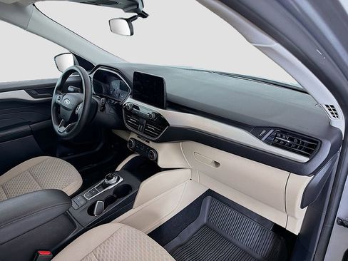 Used 2022 Ford Escape SE image 16