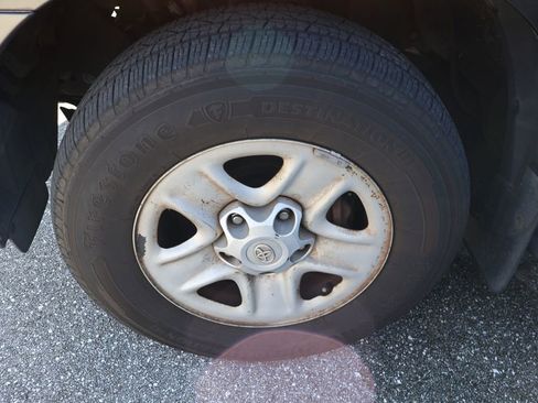 Used 2011 Toyota Tundra 2WD Double Cab w/ Tow Pkg image 4