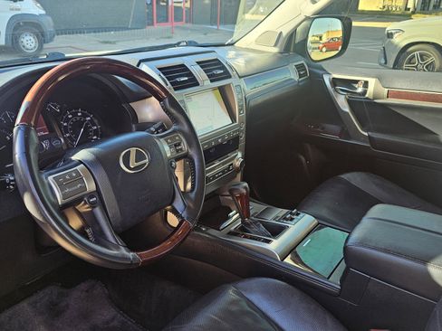 Used 2014 Lexus GX 460 w/ Premium Package image 26