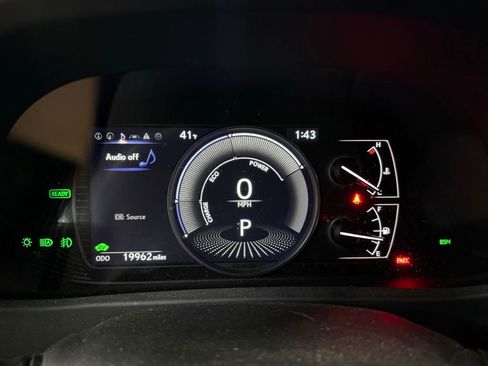 Used 2023 Lexus UX 250h F Sport image 9