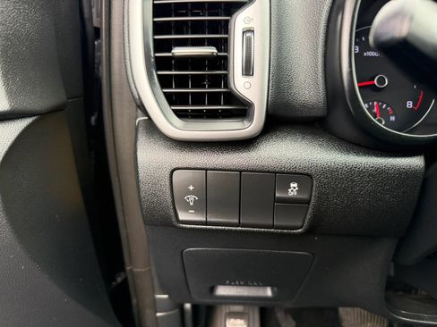 Used 2018 Kia Sportage LX AWD/4WD image 13