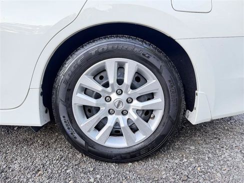 Used 2017 Nissan Altima 2.5 S w/ Power Driver Seat Package FWD image 9